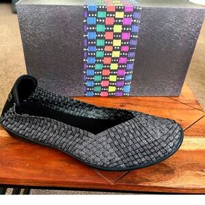 Bernie Mev Catwalk Black Shimmer Woven Elastic Memory Foam Flats Size 37/6 NWB